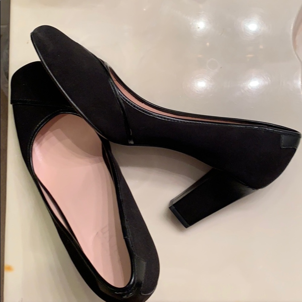 Nice Taryn Rose heels - size 9 EUC
